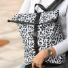 Рюкзак роллтоп жіночий Sambag RollTop KZN принт білий з чорним